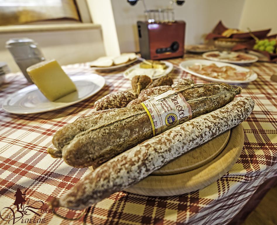 Il Ristoro Del Viandante Hotel Offagna Kültér fotó