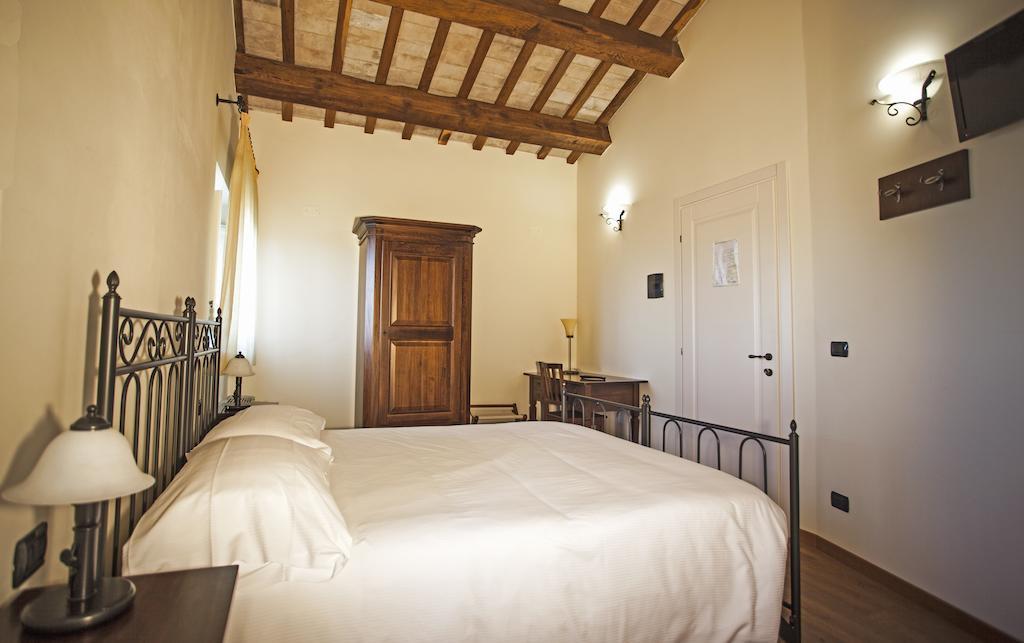 Il Ristoro Del Viandante Hotel Offagna Szoba fotó