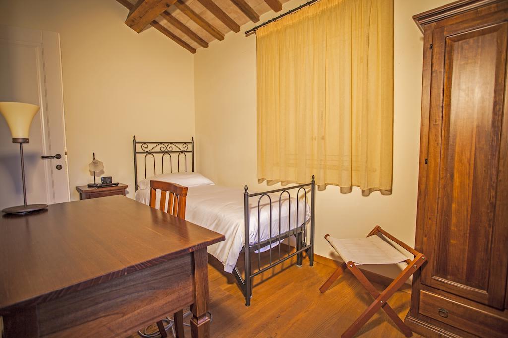 Il Ristoro Del Viandante Hotel Offagna Szoba fotó